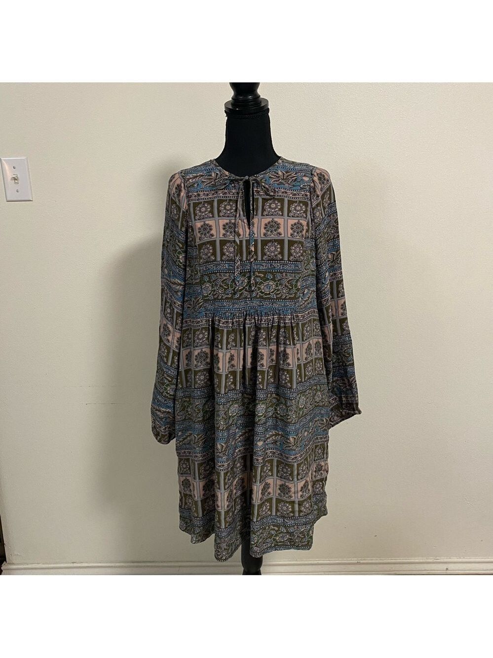 Anthropologie Sunner Dress Women’s Size Medium 100% Silk First Whispering Dress